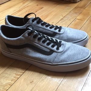 Vans low tops men’s shoe size 13